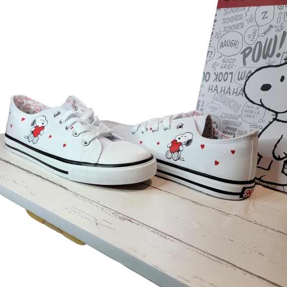 NEW Peanut Snoopy Kids Shoes - Picture 3 of 6